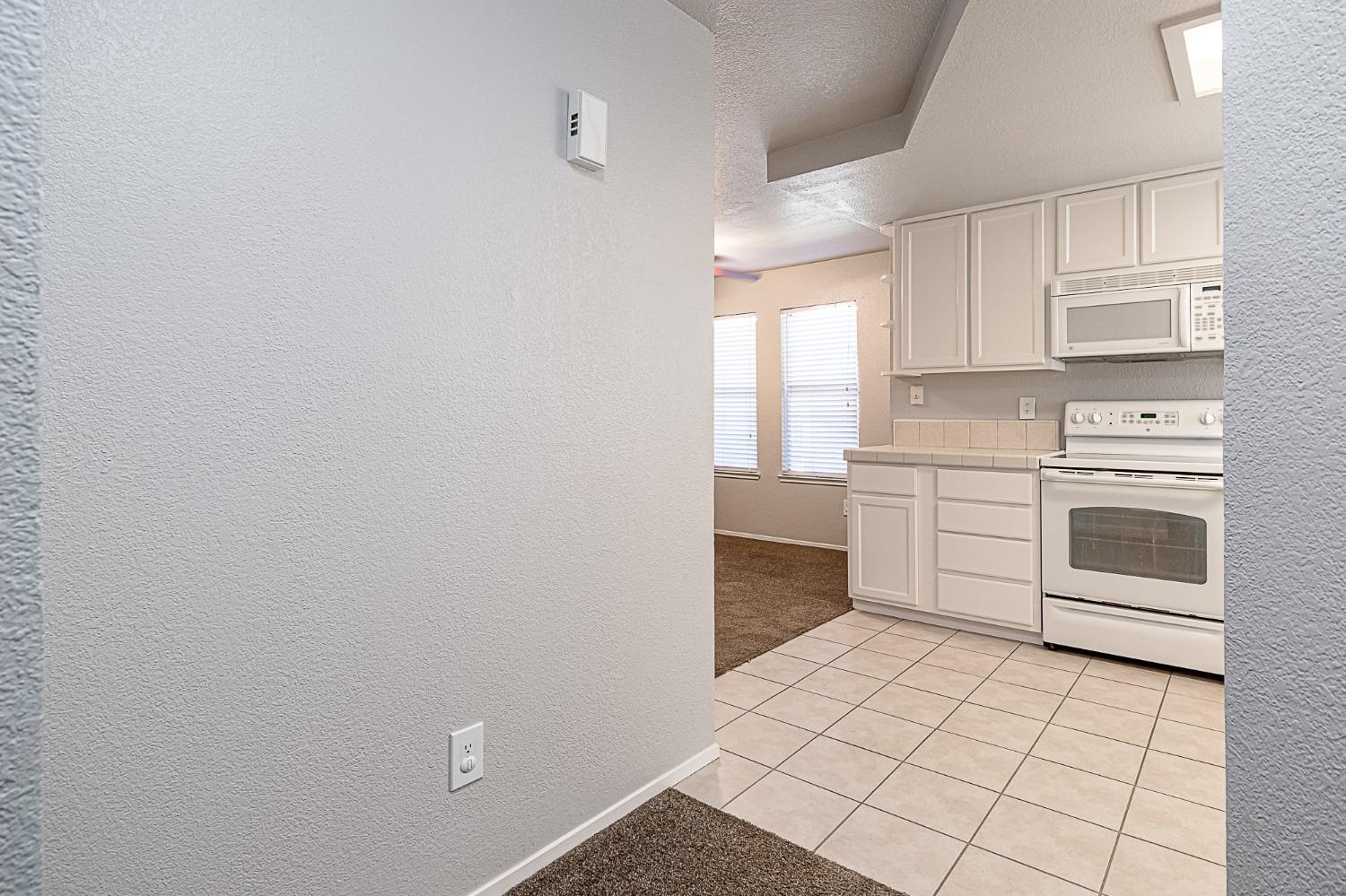 Detail Gallery Image 7 of 31 For 568 Pirinen Ln #F,  Modesto,  CA 95354 - 3 Beds | 2 Baths