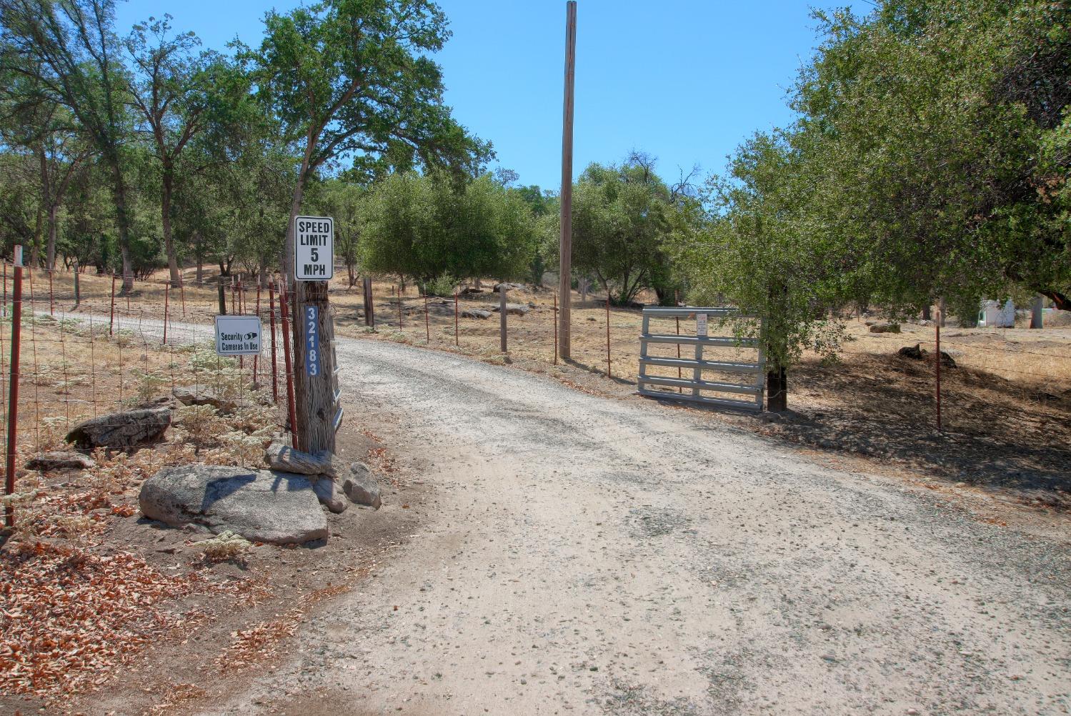 Detail Gallery Image 33 of 47 For 32183 Highway 41, Coarsegold,  CA 93614 - – Beds | – Baths