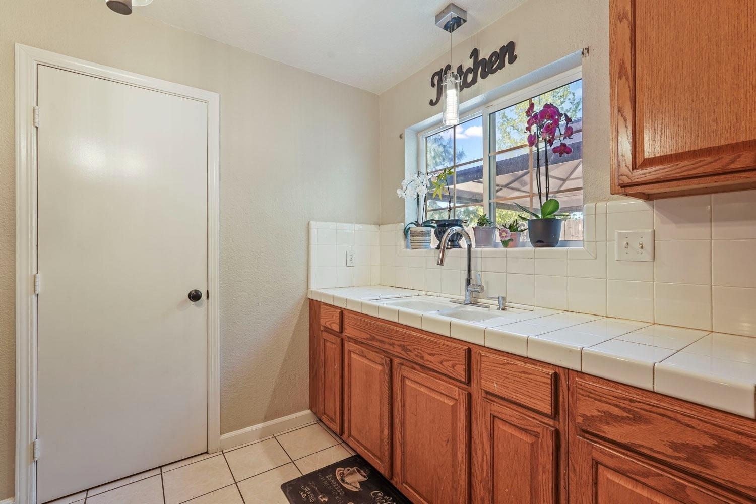 Detail Gallery Image 17 of 42 For 424 E Oak St, Lodi,  CA 95240 - 4 Beds | 2/1 Baths