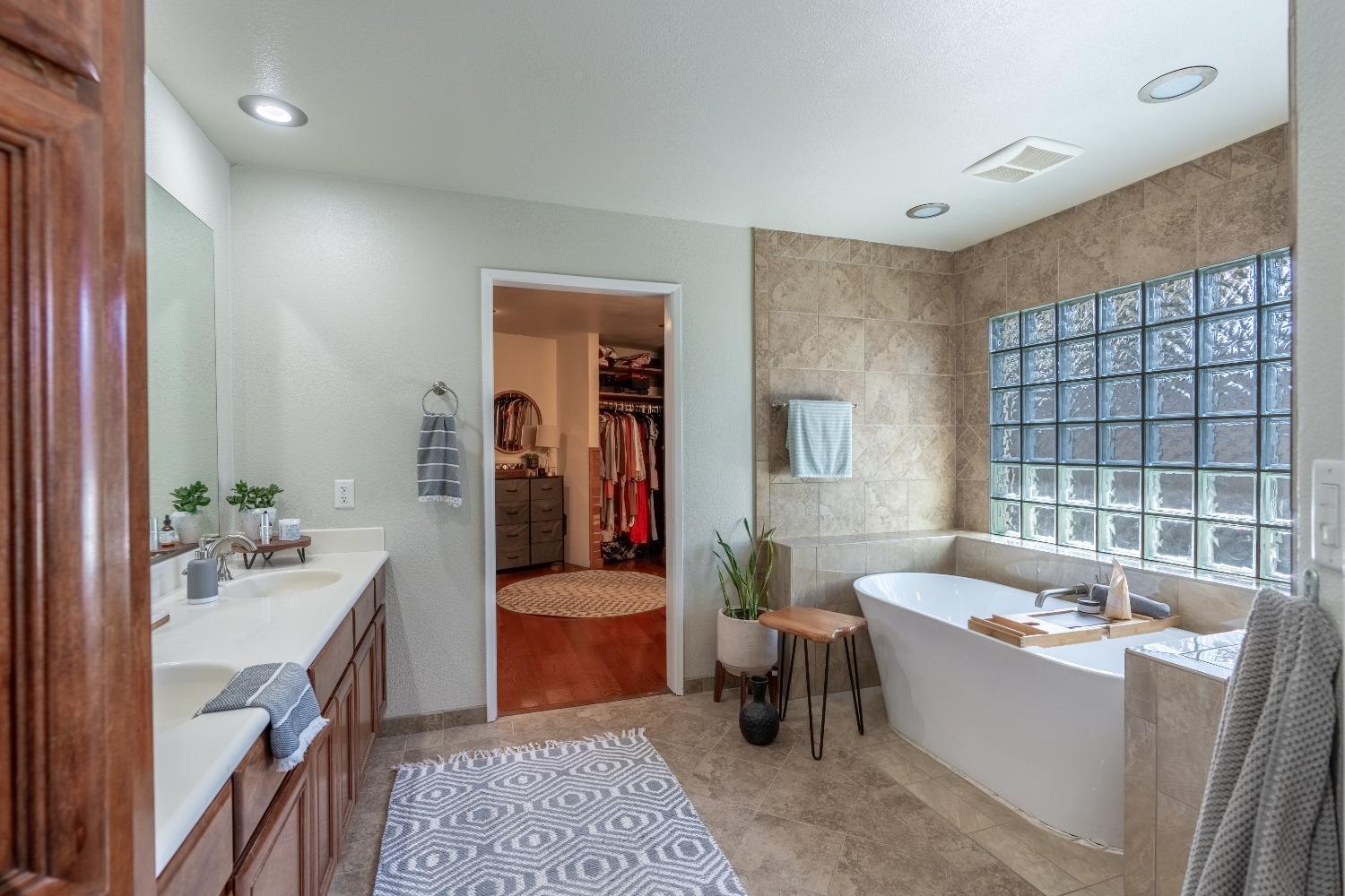 Detail Gallery Image 22 of 36 For 2518 Kirkwood Ave, Modesto,  CA 95350 - 3 Beds | 3/1 Baths