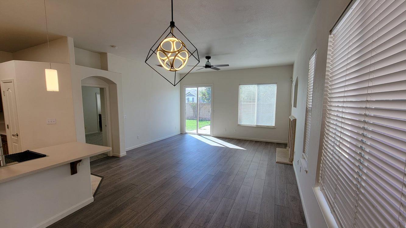 Detail Gallery Image 4 of 20 For 726 Brittanyann Ln, Stockton,  CA 95206 - 3 Beds | 2 Baths