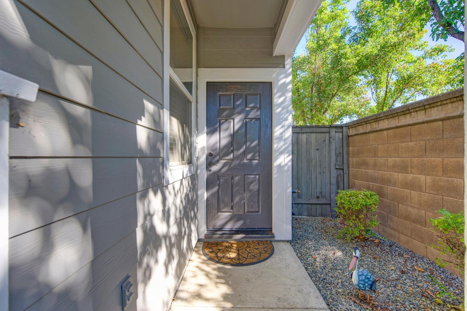 Detail Gallery Image 7 of 98 For 381 Pelican Bay Cir, Sacramento,  CA 95835 - 2 Beds | 2 Baths