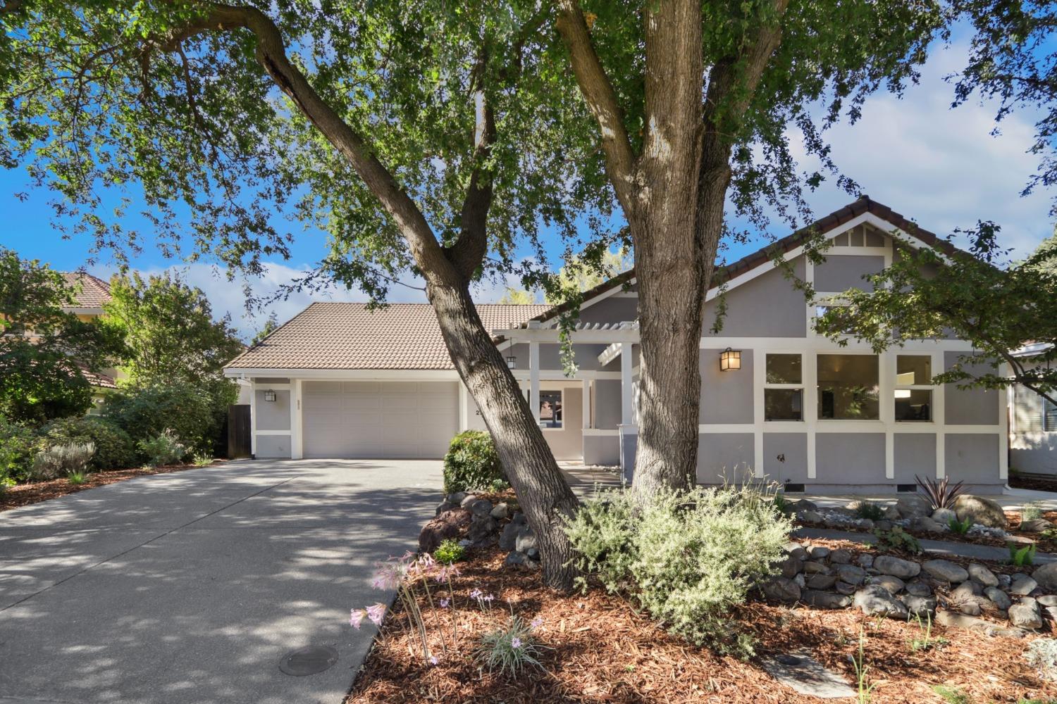 Detail Gallery Image 3 of 70 For 2226 Isle Royale Ln, Davis,  CA 95616 - 4 Beds | 2/1 Baths