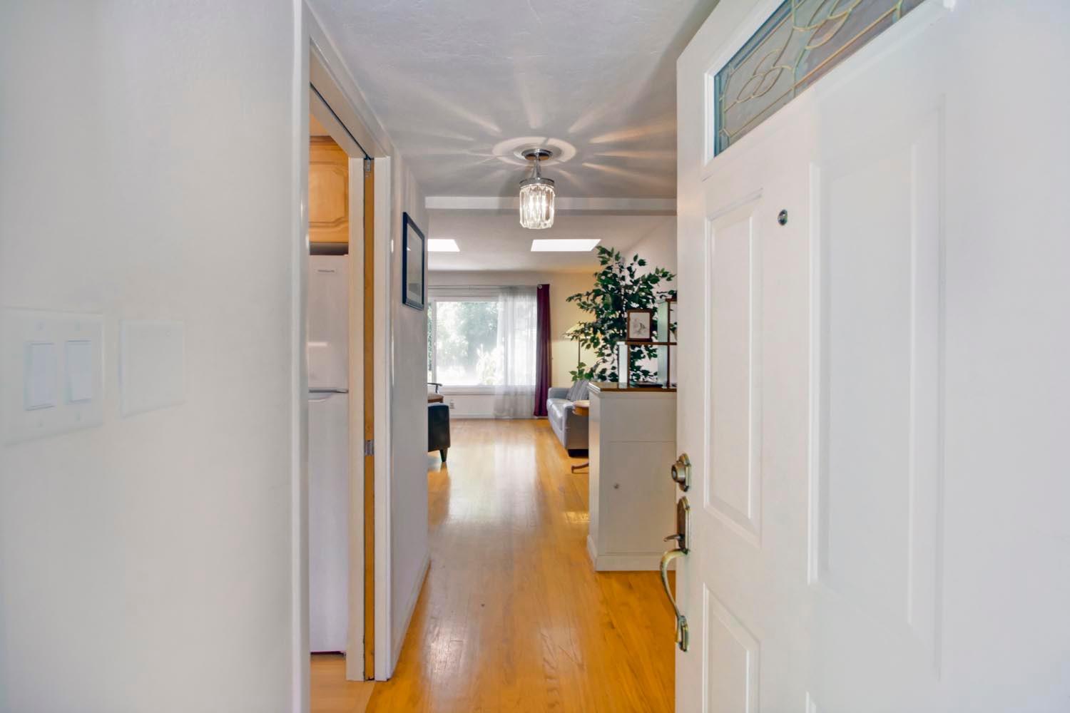 Detail Gallery Image 11 of 84 For 4308 Ulrich Way, Sacramento,  CA 95822 - 3 Beds | 2 Baths