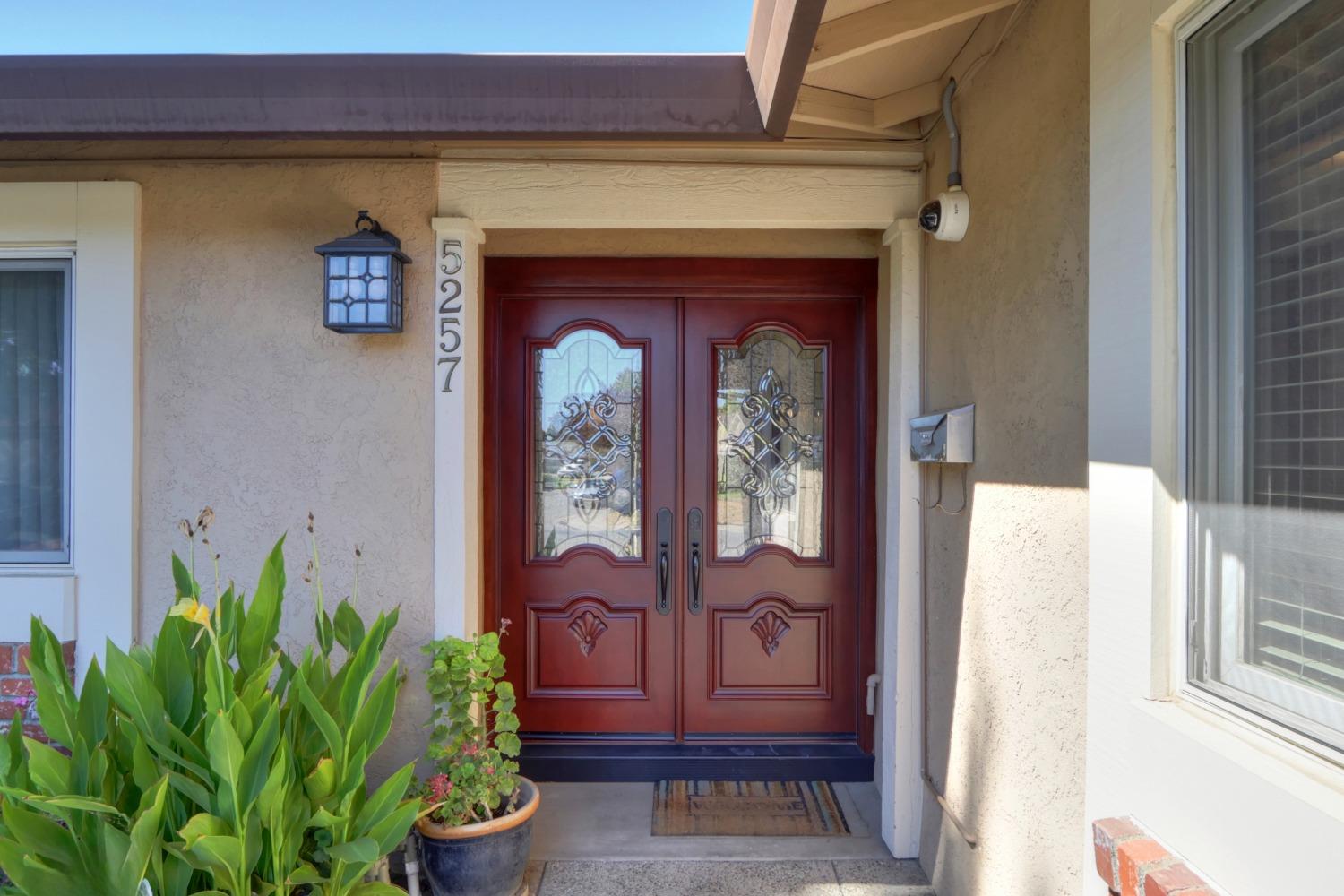 Detail Gallery Image 4 of 50 For 5257 Shelato Way, Carmichael,  CA 95608 - 3 Beds | 2 Baths