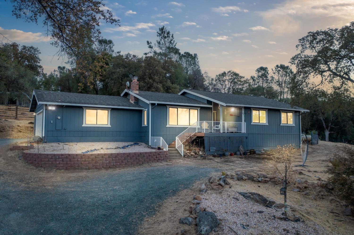 Detail Gallery Image 1 of 62 For 19706 Valley Vista Way, Penn Valley,  CA 95946 - 4 Beds | 2 Baths