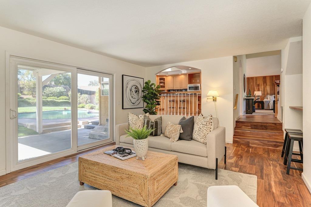 Detail Gallery Image 25 of 52 For 1320 Greenborough Dr, Roseville,  CA 95661 - 4 Beds | 2/1 Baths