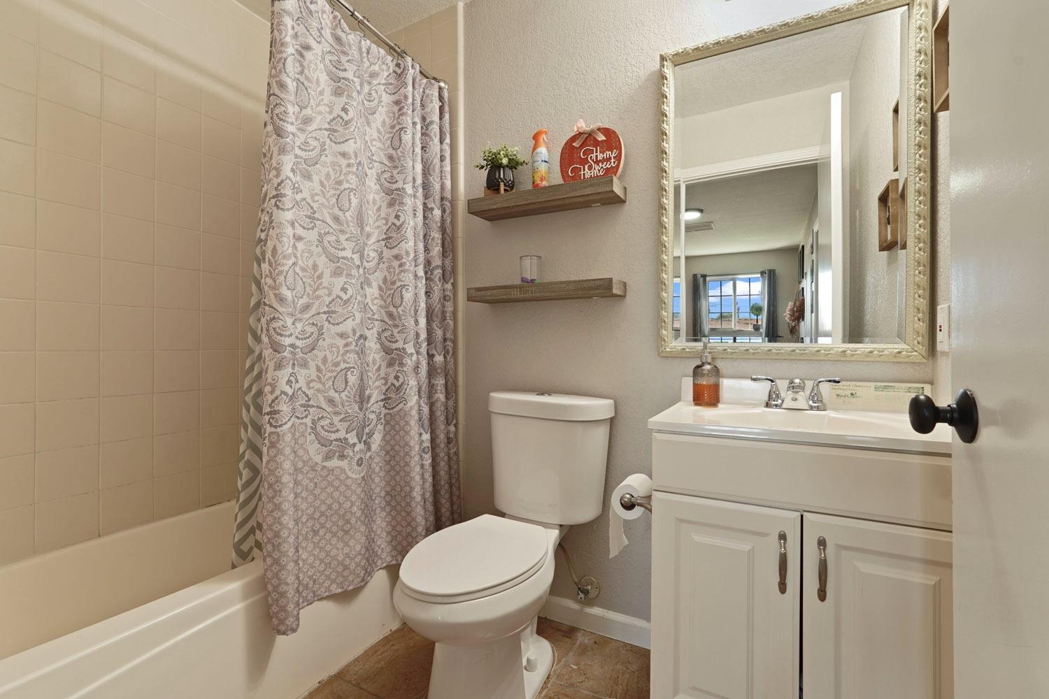 Detail Gallery Image 25 of 42 For 424 E Oak St, Lodi,  CA 95240 - 4 Beds | 2/1 Baths