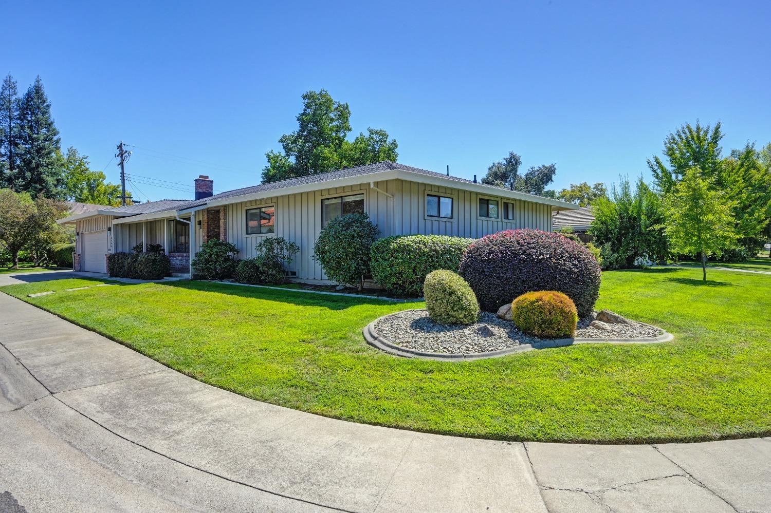 Detail Gallery Image 4 of 52 For 4146 Dena Way, Sacramento,  CA 95821 - 4 Beds | 2/1 Baths