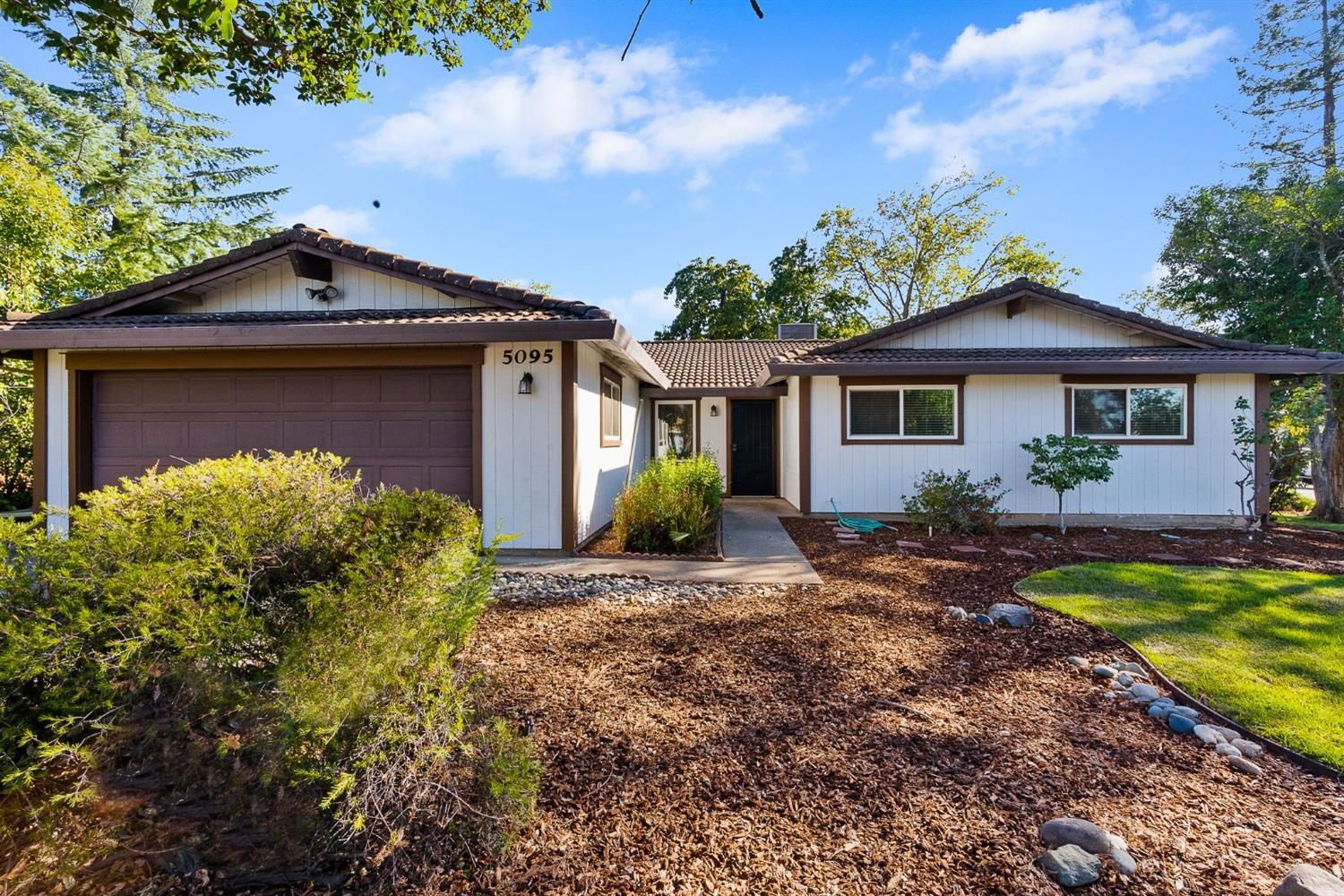 Detail Gallery Image 1 of 1 For 5095 Plumbago Pl, Rocklin,  CA 95677 - 3 Beds | 2 Baths