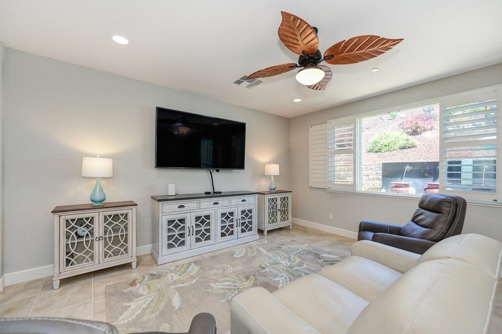 Detail Gallery Image 14 of 39 For 2620 Wagner Pl, El Dorado Hills,  CA 95762 - 4 Beds | 2/1 Baths