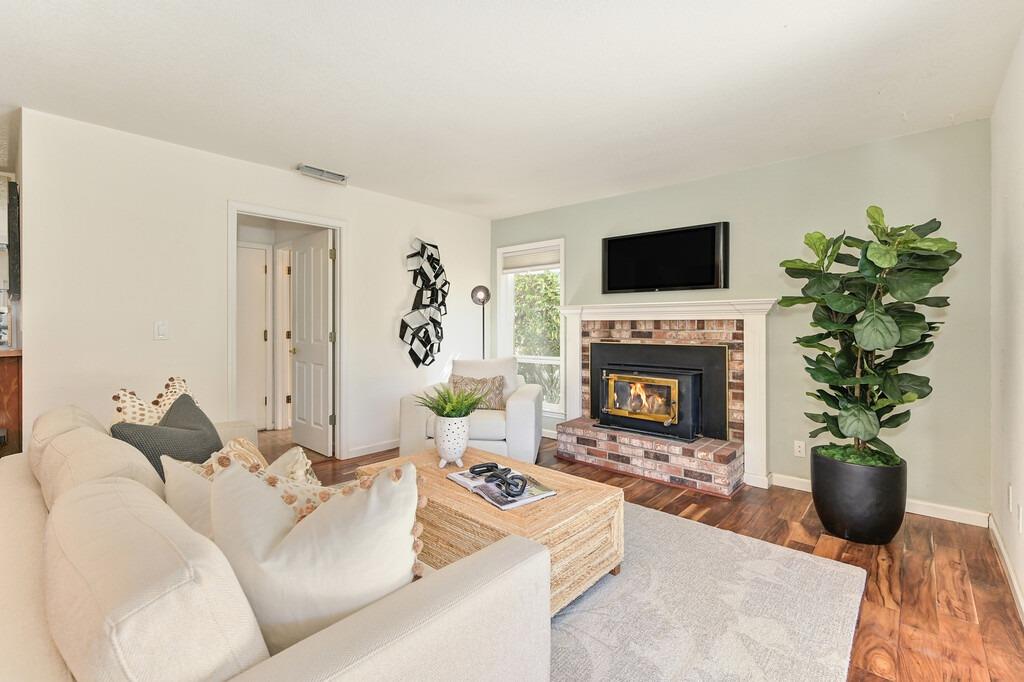 Detail Gallery Image 22 of 52 For 1320 Greenborough Dr, Roseville,  CA 95661 - 4 Beds | 2/1 Baths