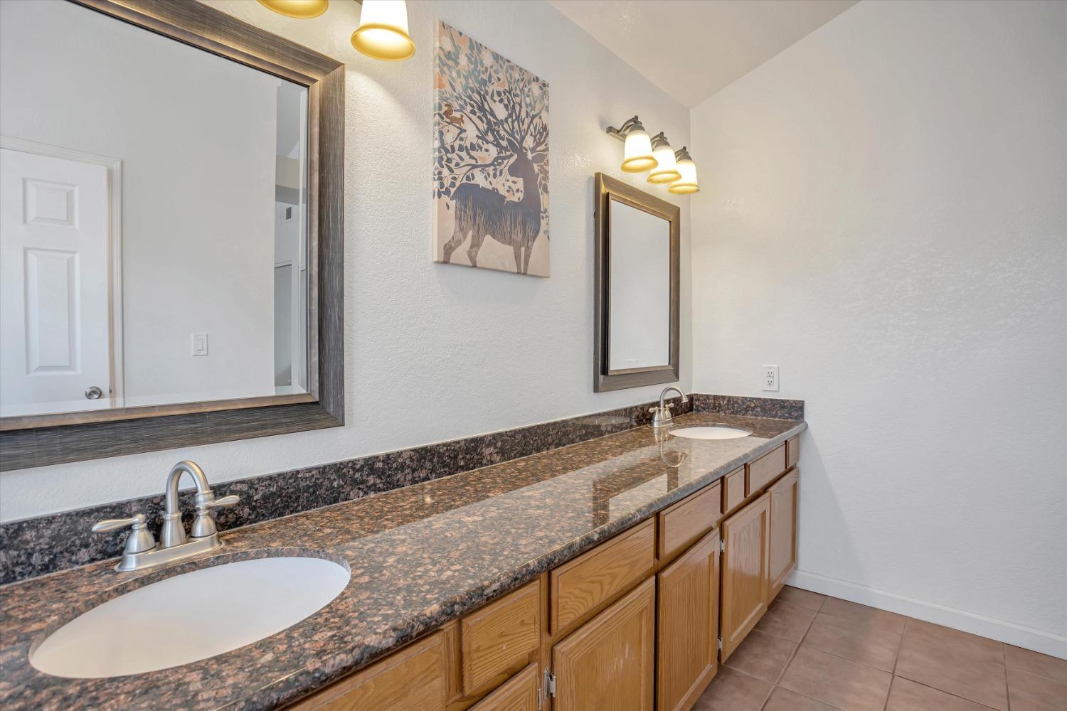 Detail Gallery Image 28 of 32 For 4013 Honey Rose Pl, Antelope,  CA 95843 - 4 Beds | 2/1 Baths