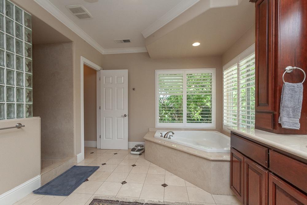 Detail Gallery Image 51 of 99 For 5714 Eastview Dr, Stockton,  CA 95212 - 5 Beds | 4/2 Baths