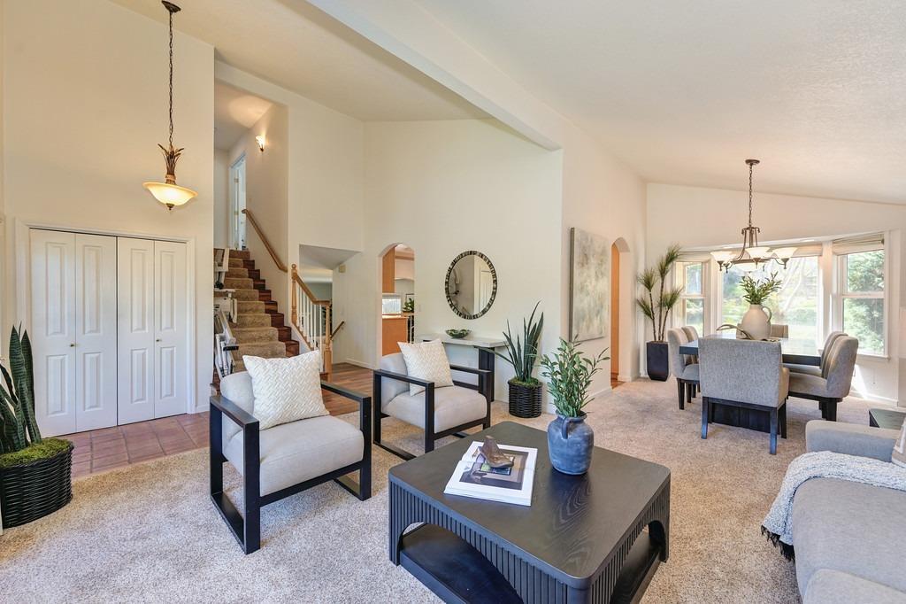 Detail Gallery Image 7 of 52 For 1320 Greenborough Dr, Roseville,  CA 95661 - 4 Beds | 2/1 Baths