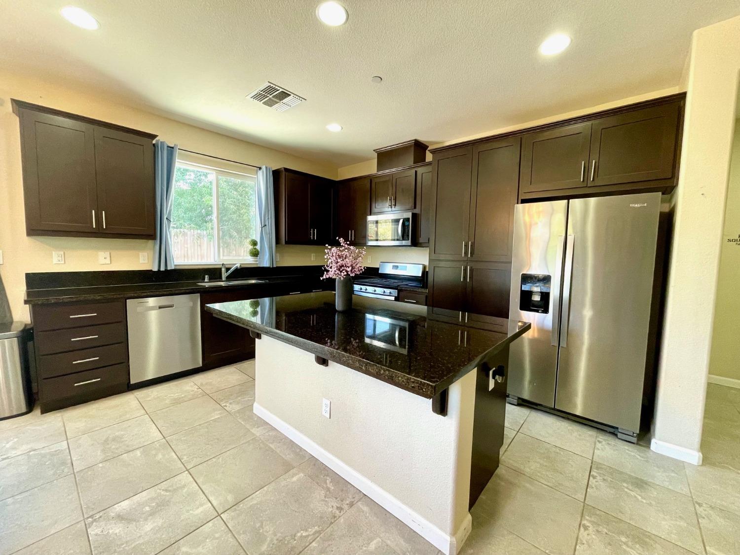 Limestone Ct, Atwater, California image 17