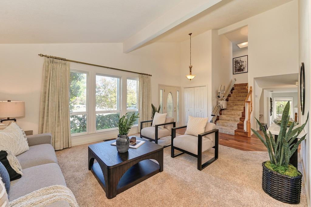 Detail Gallery Image 8 of 52 For 1320 Greenborough Dr, Roseville,  CA 95661 - 4 Beds | 2/1 Baths