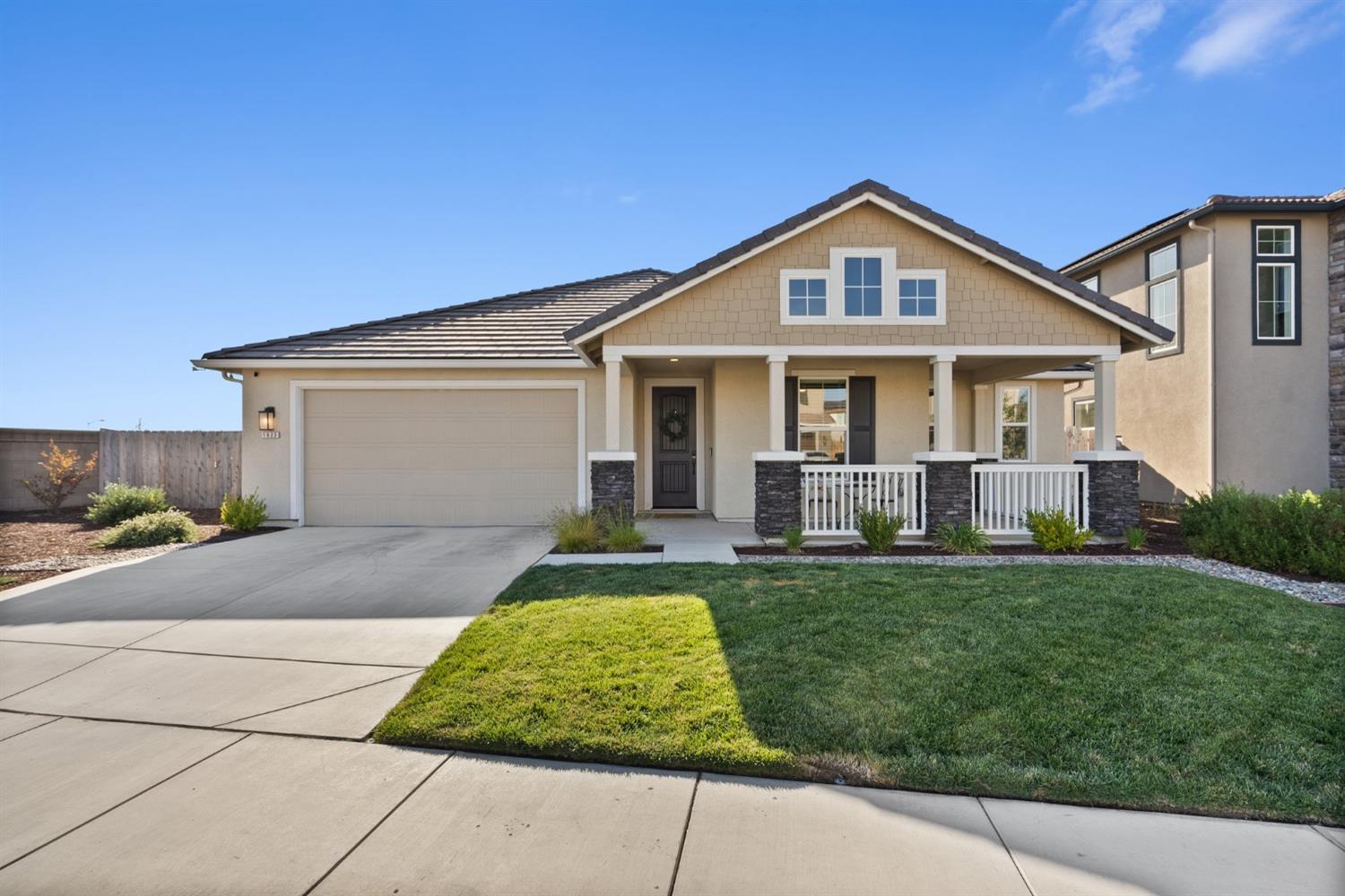 Detail Gallery Image 2 of 55 For 1923 Trulyn, Manteca,  CA 95337 - 5 Beds | 3/1 Baths