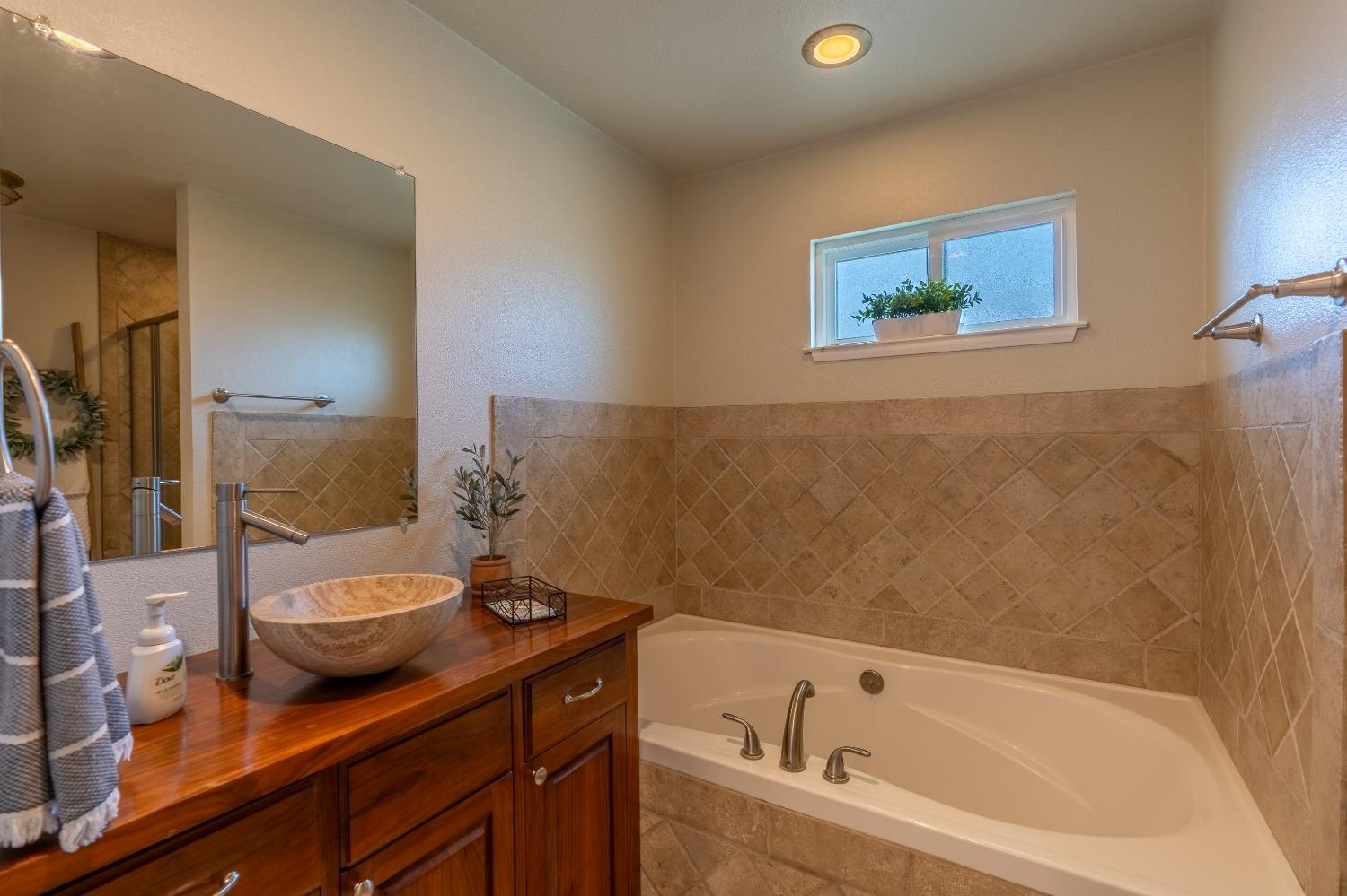 Detail Gallery Image 24 of 36 For 2518 Kirkwood Ave, Modesto,  CA 95350 - 3 Beds | 3/1 Baths