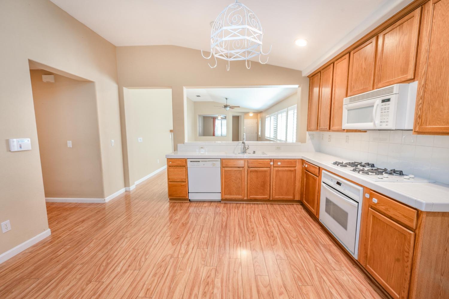 Detail Gallery Image 6 of 39 For 808 Aspirations Ct, Modesto,  CA 95356 - 3 Beds | 2 Baths