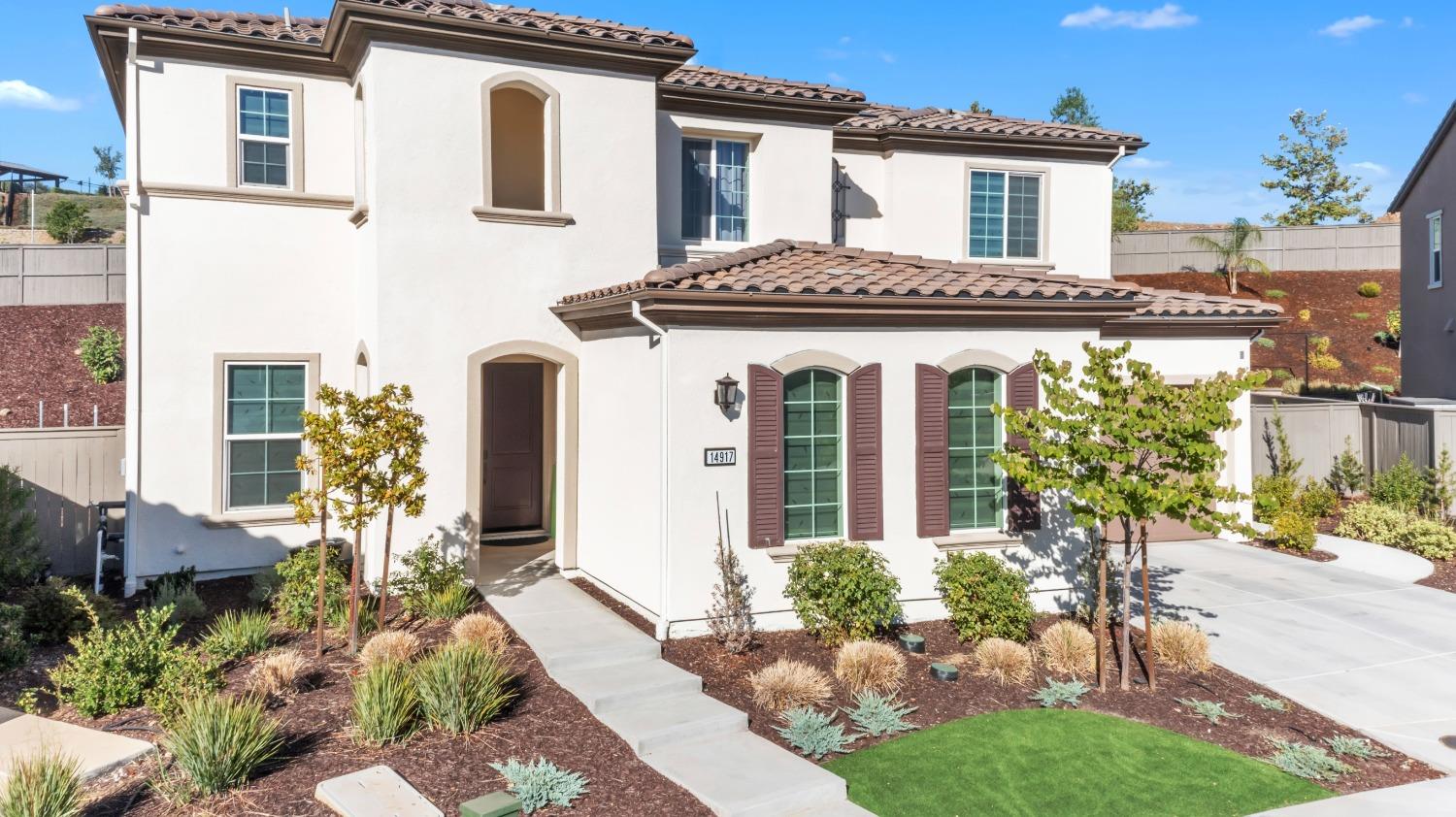 Detail Gallery Image 4 of 55 For 14917 View Terrace Ct, Folsom,  CA 95630 - 6 Beds | 4/1 Baths