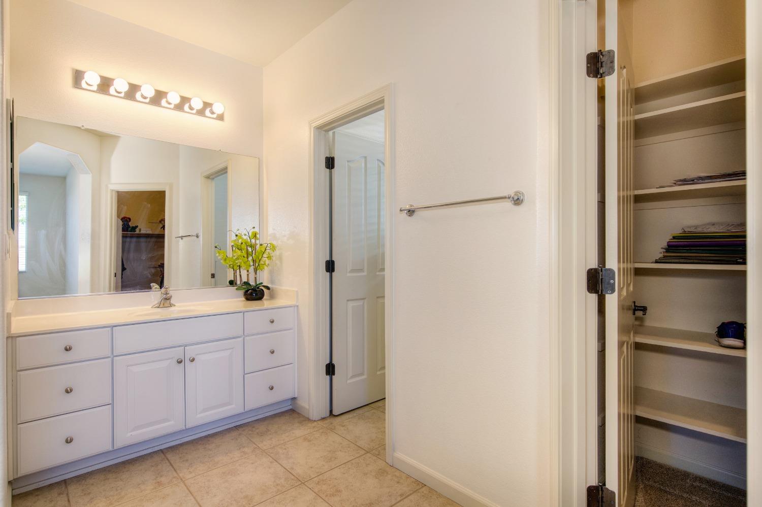 Detail Gallery Image 33 of 98 For 381 Pelican Bay Cir, Sacramento,  CA 95835 - 2 Beds | 2 Baths