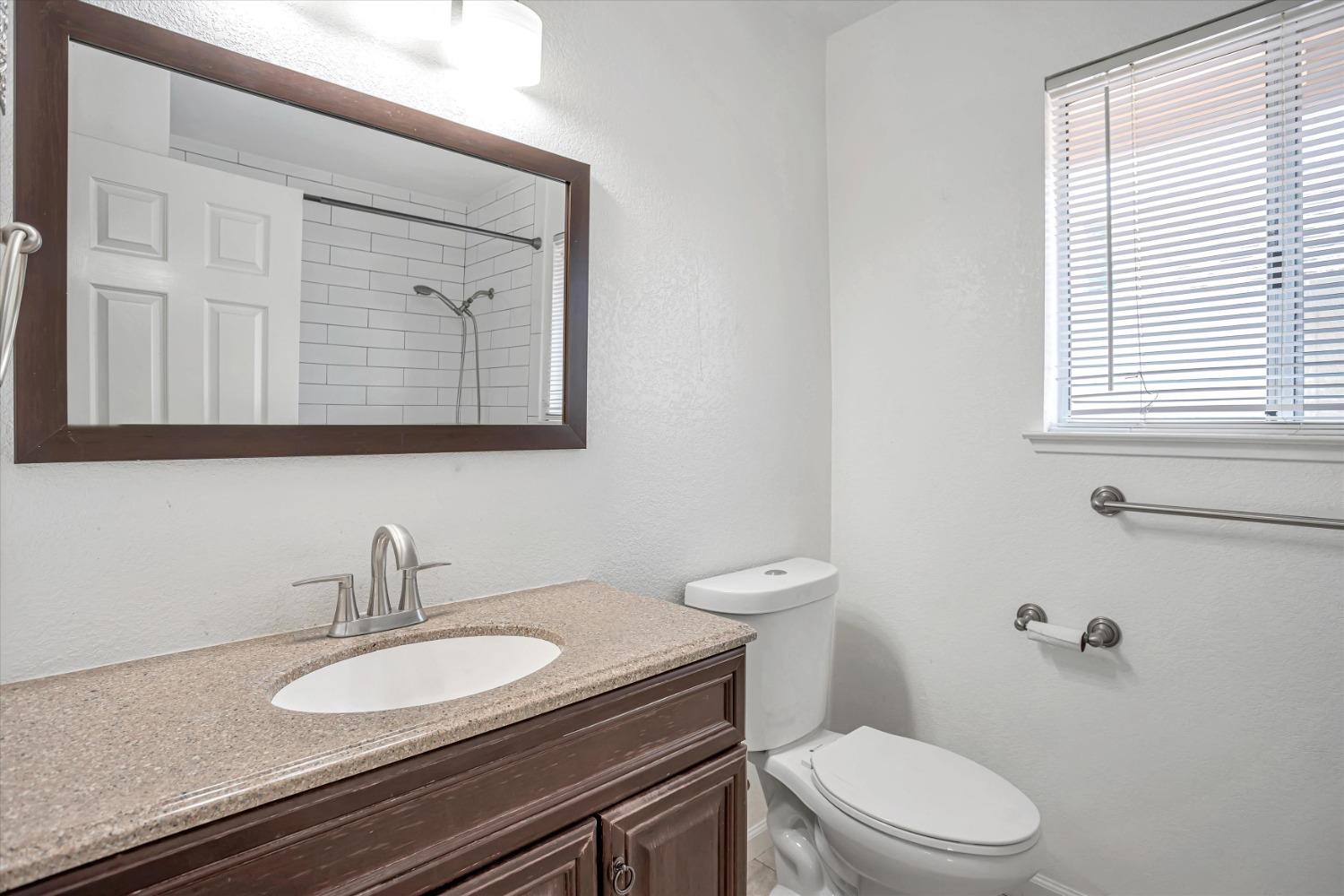 Detail Gallery Image 24 of 32 For 4013 Honey Rose Pl, Antelope,  CA 95843 - 4 Beds | 2/1 Baths