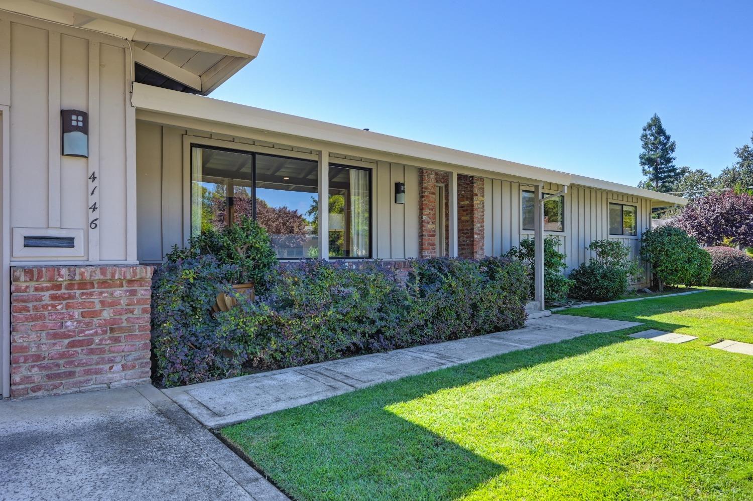 Detail Gallery Image 5 of 52 For 4146 Dena Way, Sacramento,  CA 95821 - 4 Beds | 2/1 Baths