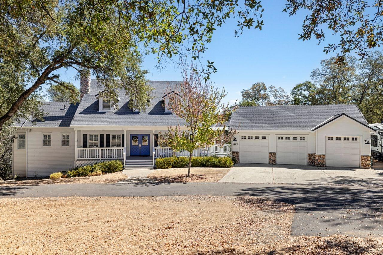 Detail Gallery Image 2 of 56 For 1797 Dormity Rd, Rescue,  CA 95672 - 5 Beds | 4 Baths