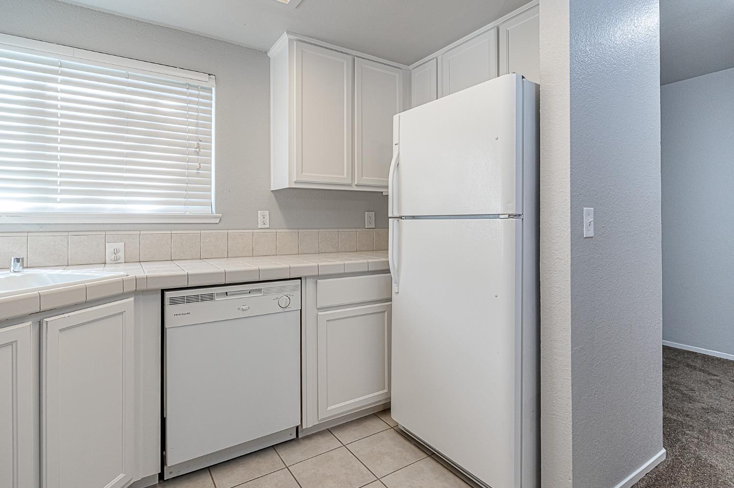 Detail Gallery Image 10 of 31 For 568 Pirinen Ln #F,  Modesto,  CA 95354 - 3 Beds | 2 Baths