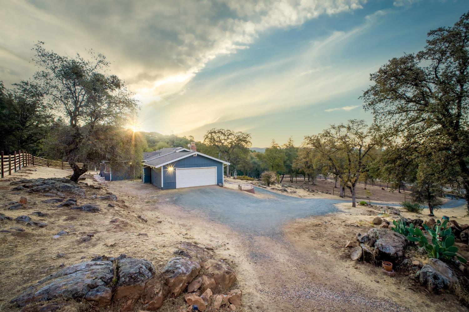 Detail Gallery Image 10 of 62 For 19706 Valley Vista Way, Penn Valley,  CA 95946 - 4 Beds | 2 Baths