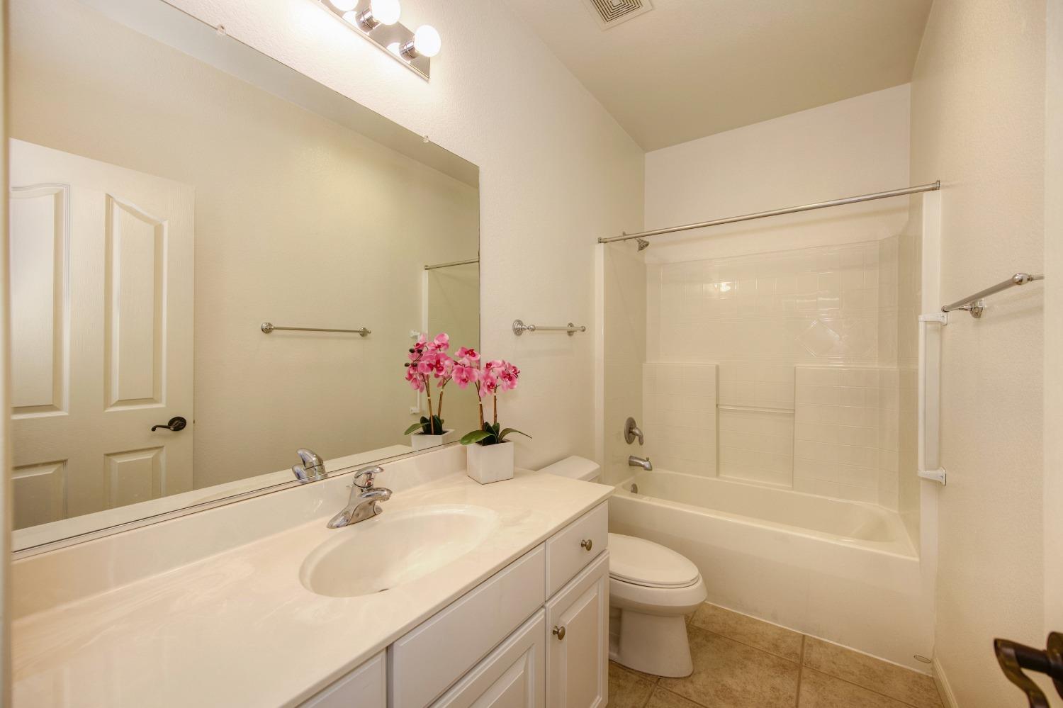 Detail Gallery Image 27 of 98 For 381 Pelican Bay Cir, Sacramento,  CA 95835 - 2 Beds | 2 Baths