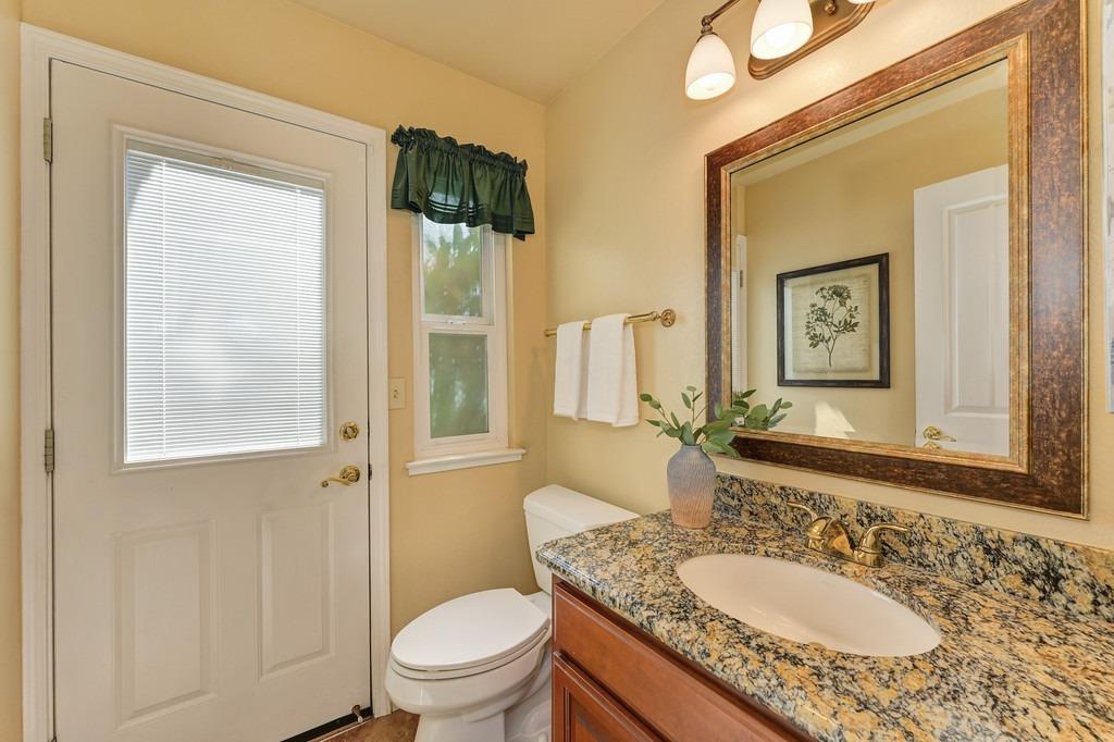 Detail Gallery Image 29 of 52 For 1320 Greenborough Dr, Roseville,  CA 95661 - 4 Beds | 2/1 Baths