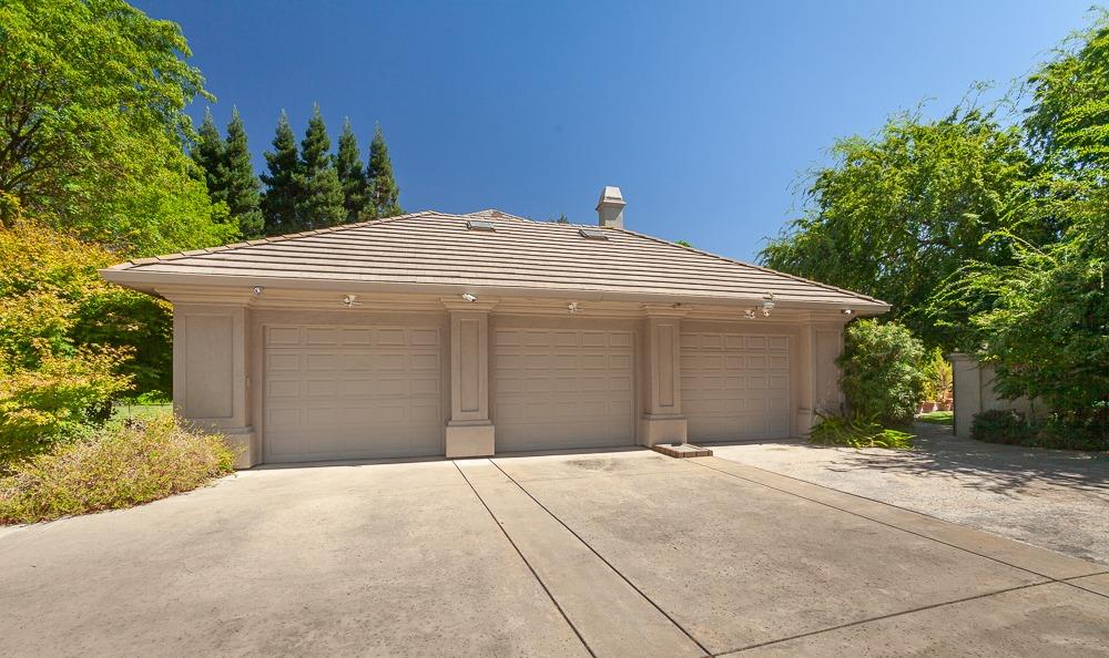 Detail Gallery Image 9 of 99 For 5714 Eastview Dr, Stockton,  CA 95212 - 5 Beds | 4/2 Baths