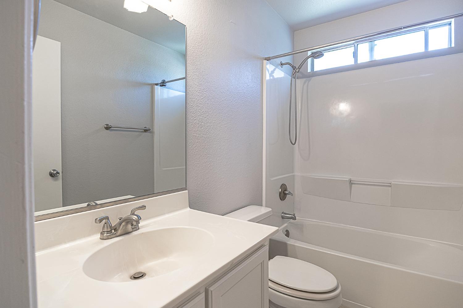 Detail Gallery Image 25 of 31 For 568 Pirinen Ln #F,  Modesto,  CA 95354 - 3 Beds | 2 Baths