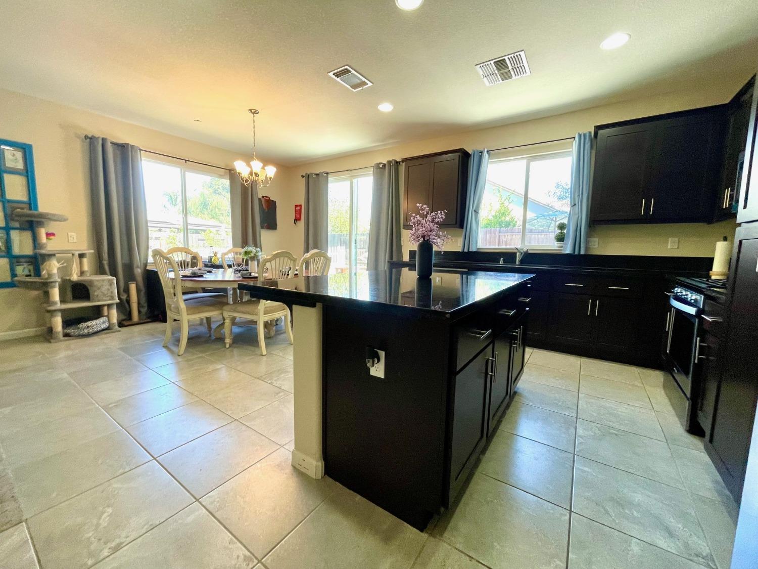 Limestone Ct, Atwater, California image 20