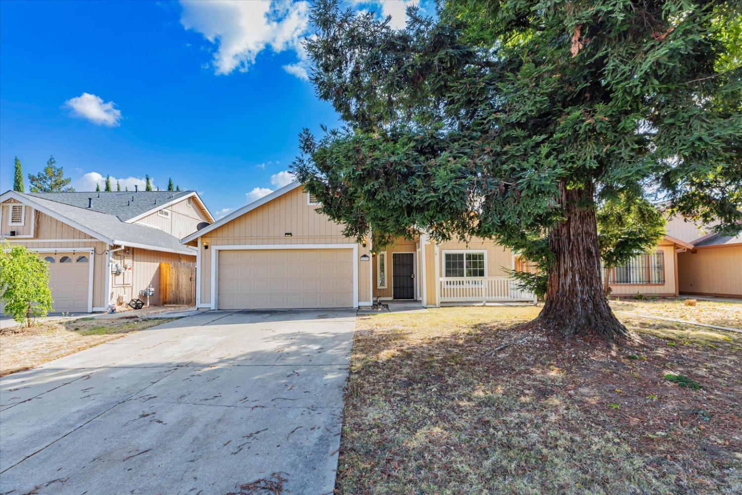 Detail Gallery Image 1 of 1 For 5820 Calvine Rd, Sacramento,  CA 95823 - 4 Beds | 2/1 Baths