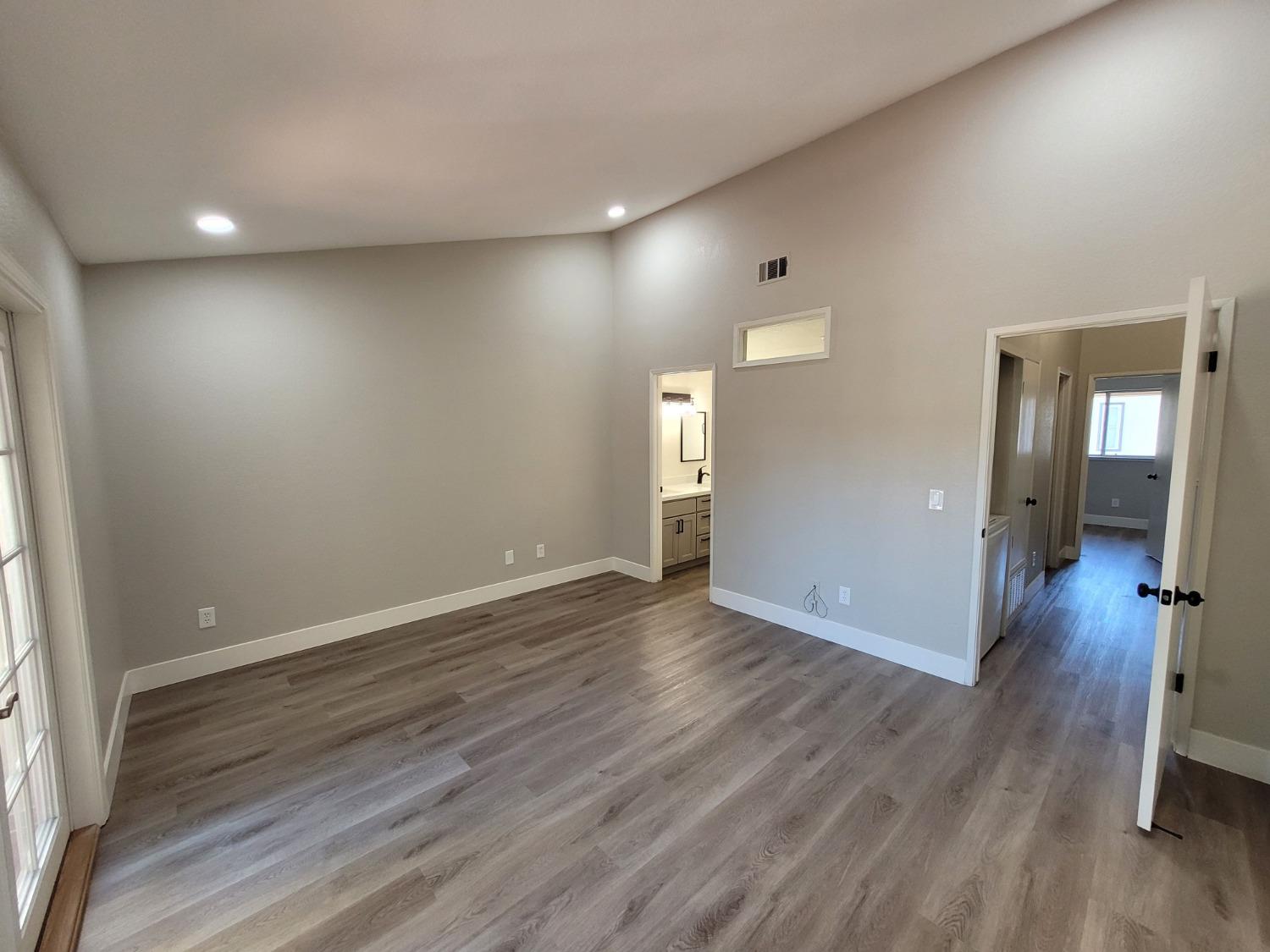 Detail Gallery Image 26 of 31 For 9166 Madison Green Ln #55,  Orangevale,  CA 95662 - 2 Beds | 2/1 Baths