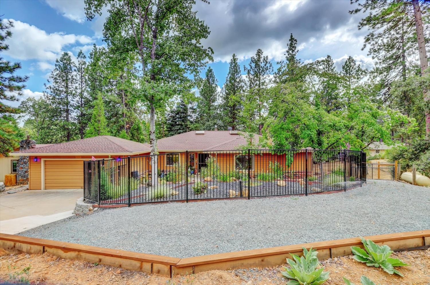 Detail Gallery Image 1 of 84 For 11659 Pamela Dr, Grass Valley,  CA 95949 - 3 Beds | 2/1 Baths