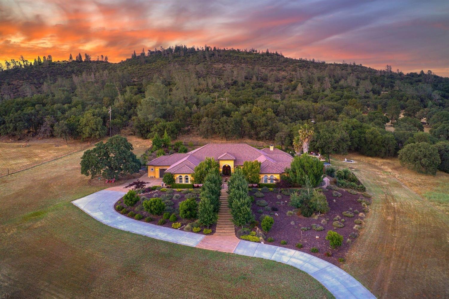 Detail Gallery Image 5 of 87 For 3645 Tri Family Rd, Pilot Hill,  CA 95664 - 4 Beds | 4/1 Baths