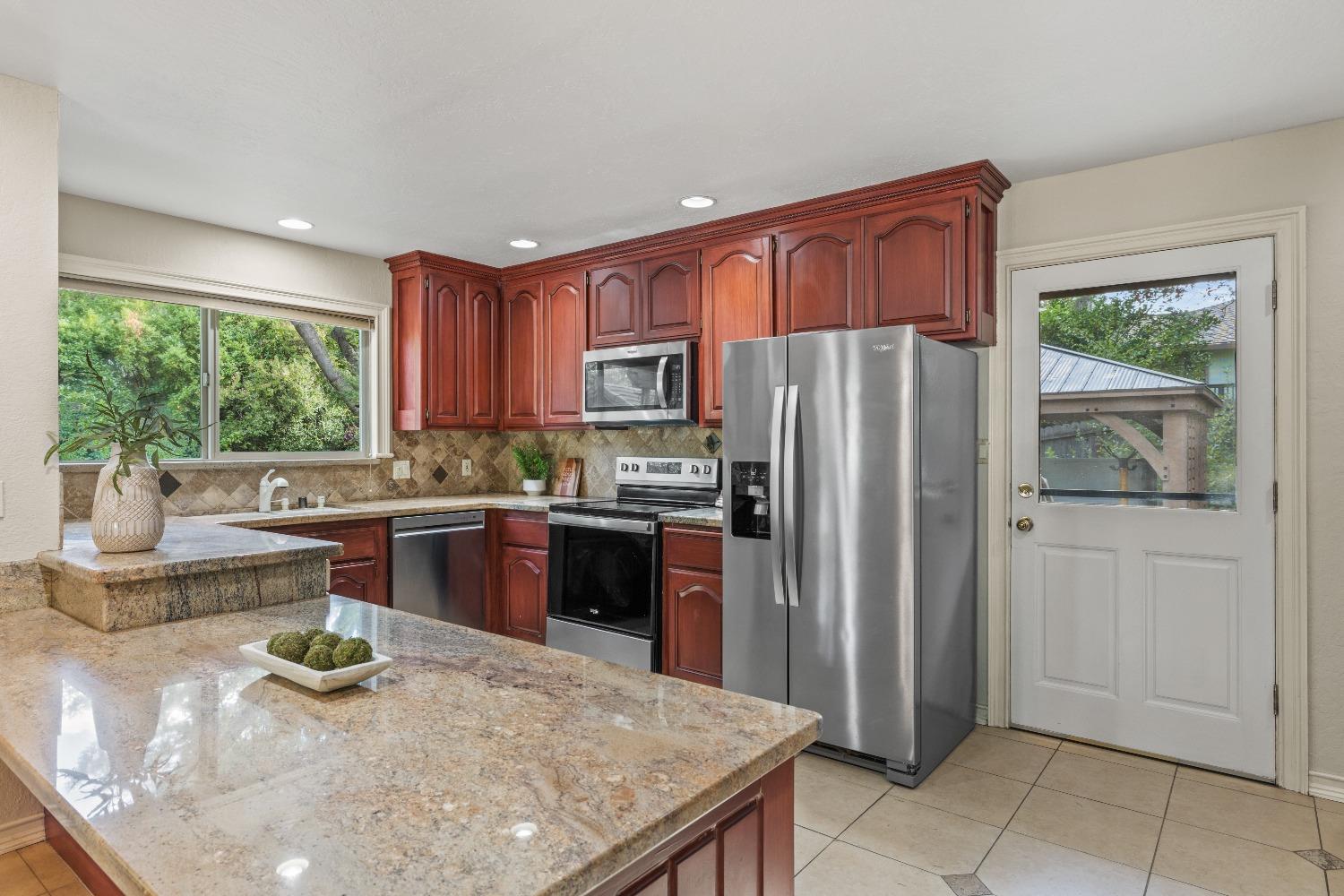 Detail Gallery Image 17 of 76 For 9920 Willey Ct, Granite Bay,  CA 95746 - 4 Beds | 2/1 Baths