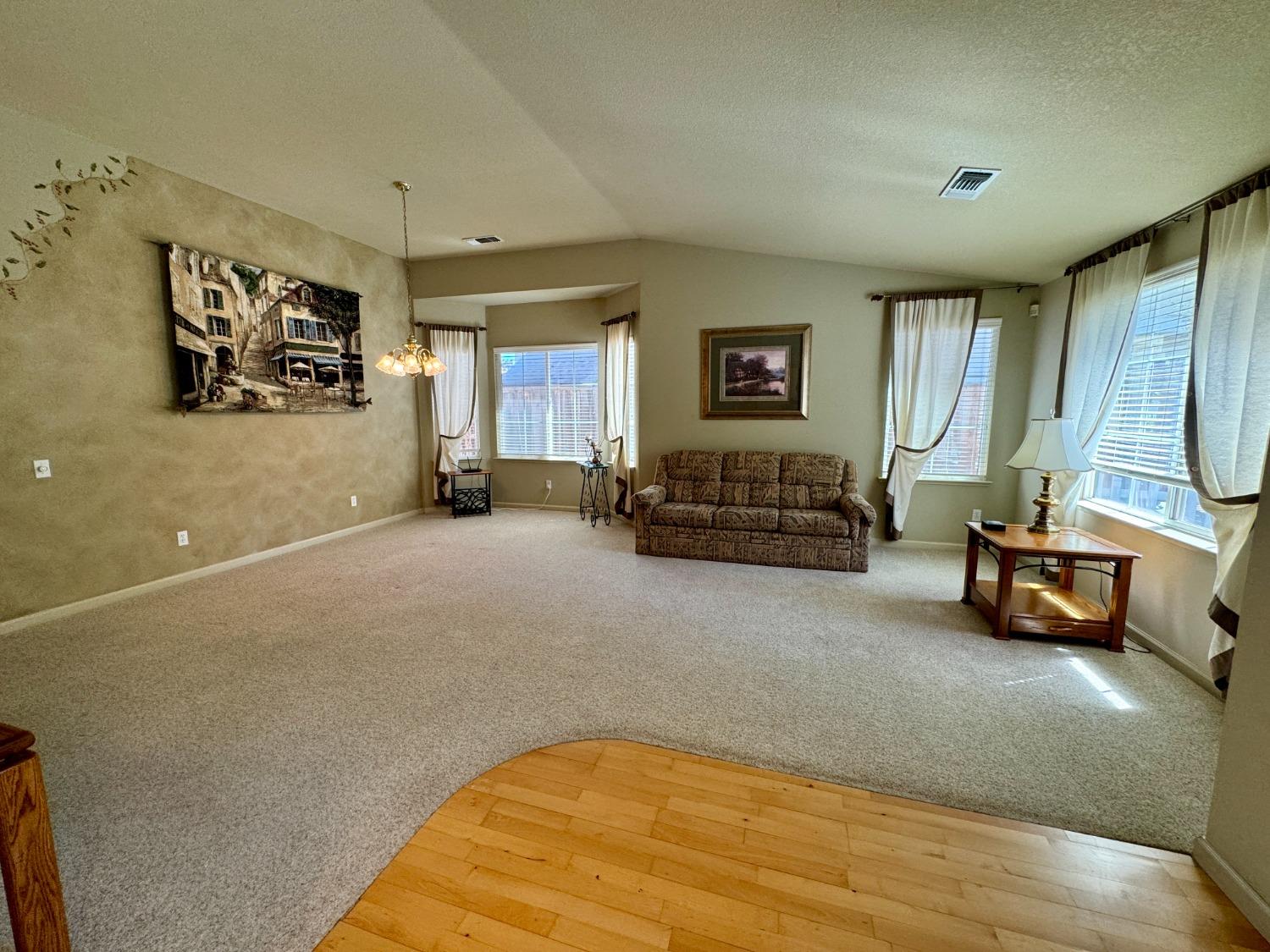 Detail Gallery Image 6 of 29 For 171 Memory Ln, Turlock,  CA 95382 - 4 Beds | 2/1 Baths