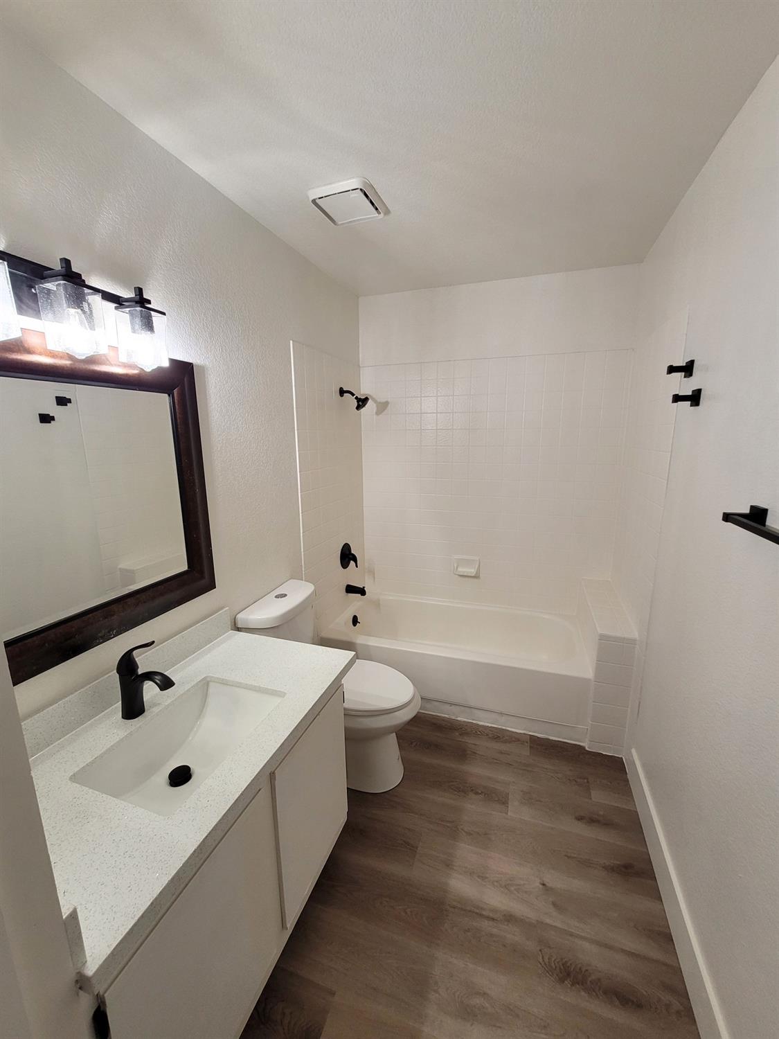 Detail Gallery Image 22 of 31 For 9166 Madison Green Ln #55,  Orangevale,  CA 95662 - 2 Beds | 2/1 Baths