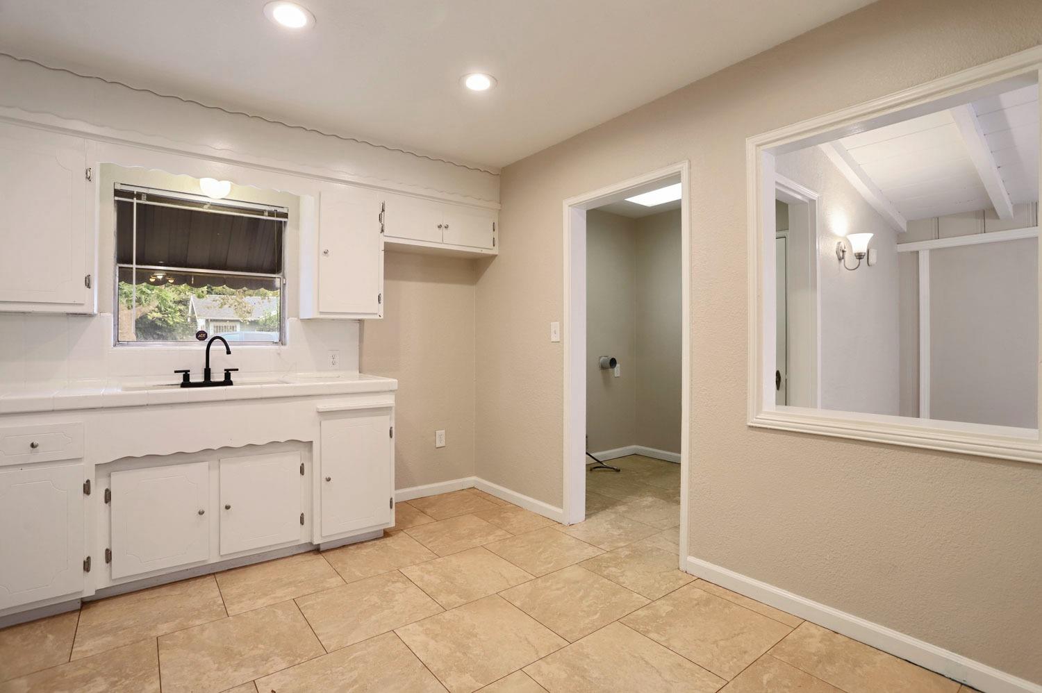 Detail Gallery Image 21 of 36 For 201 E Ellis St, Stockton,  CA 95204 - 3 Beds | 2 Baths