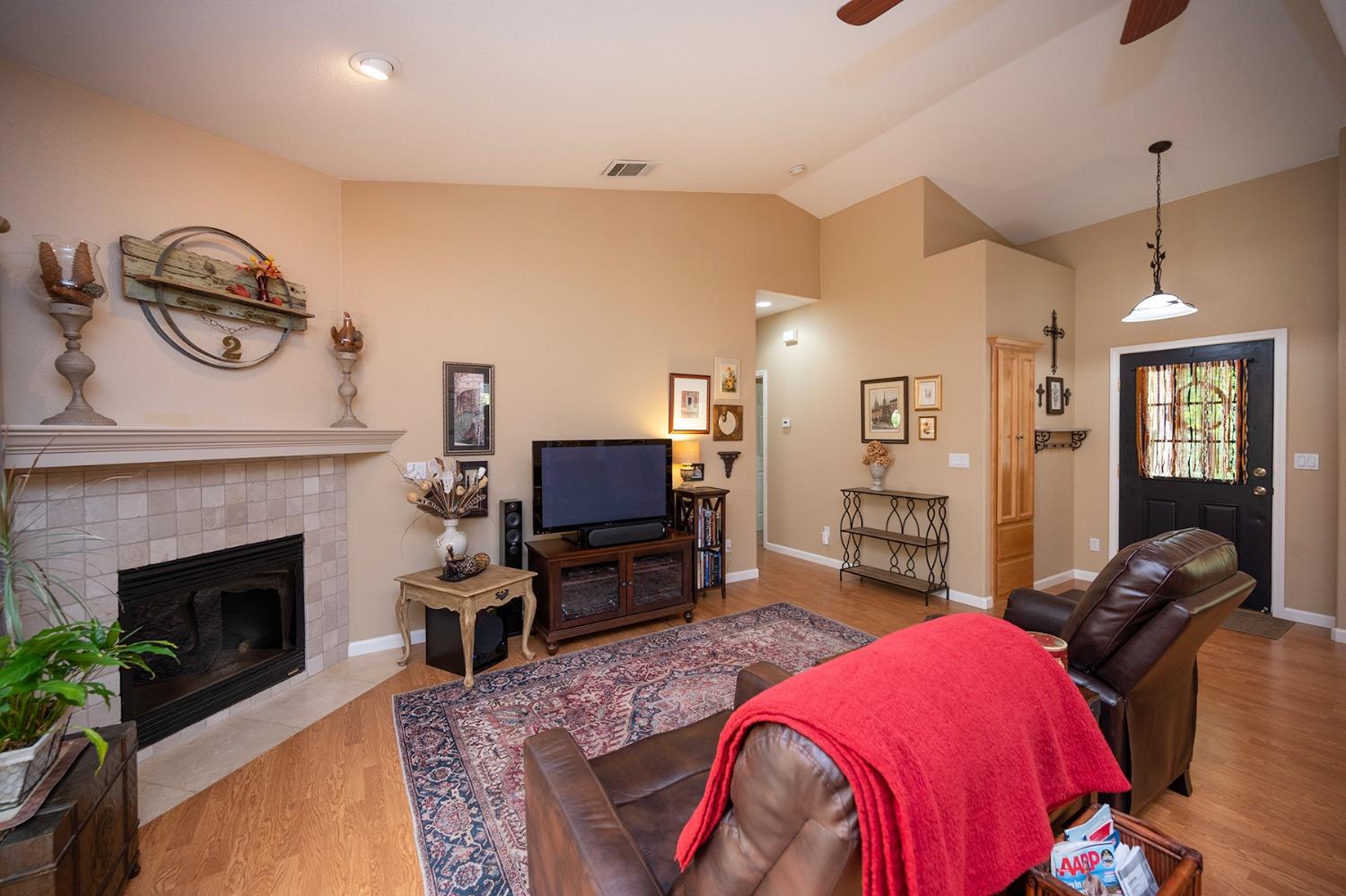 Detail Gallery Image 10 of 42 For 6460 Deer Canyon Ct, Placerville,  CA 95667 - 3 Beds | 2 Baths