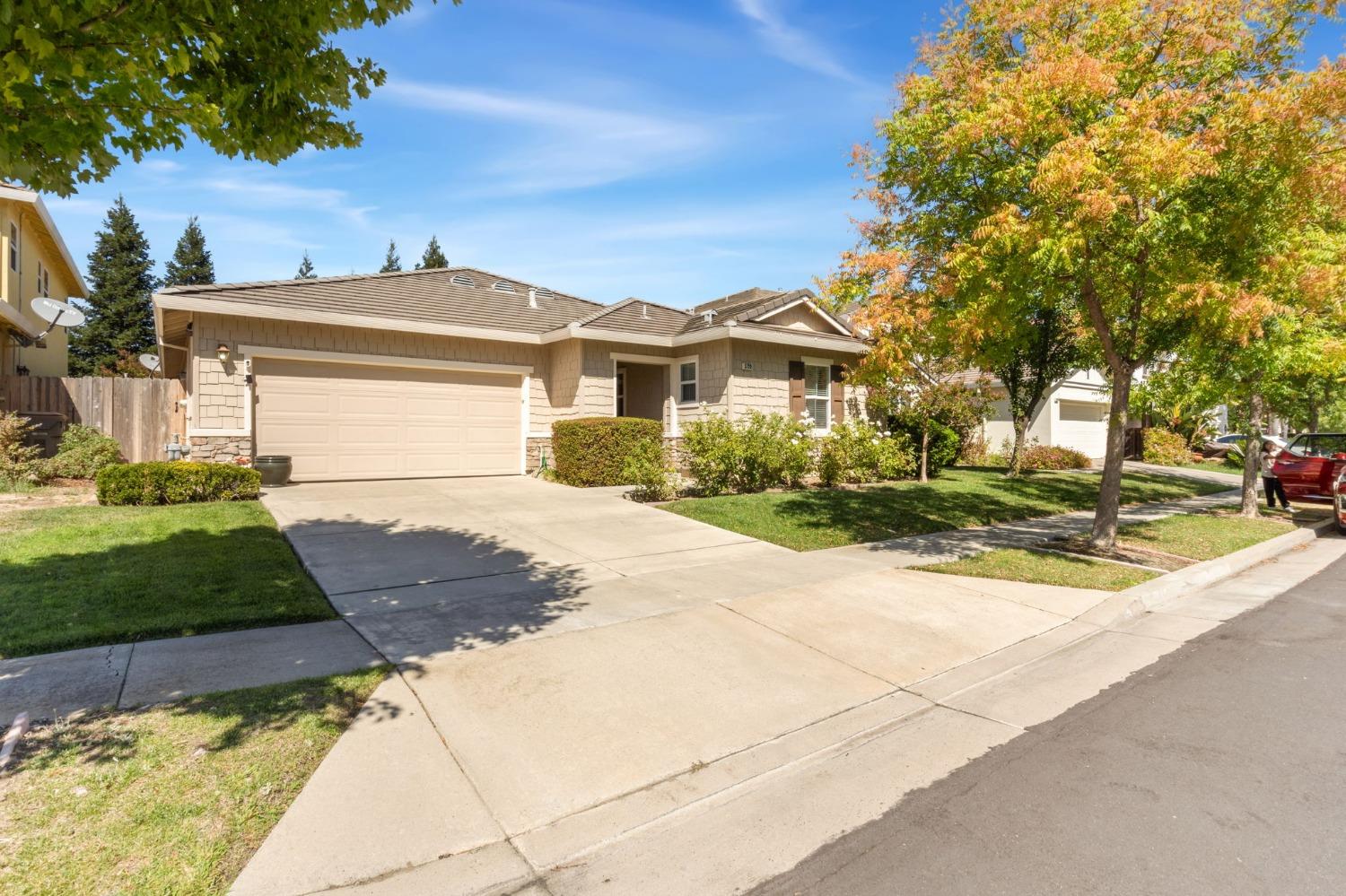 Detail Gallery Image 2 of 28 For 3720 Pyramid Pl, West Sacramento,  CA 95691 - 3 Beds | 2 Baths