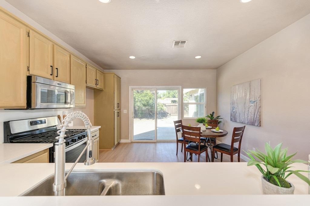 Detail Gallery Image 16 of 32 For 10128 Wexted Way, Elk Grove,  CA 95757 - 3 Beds | 2 Baths