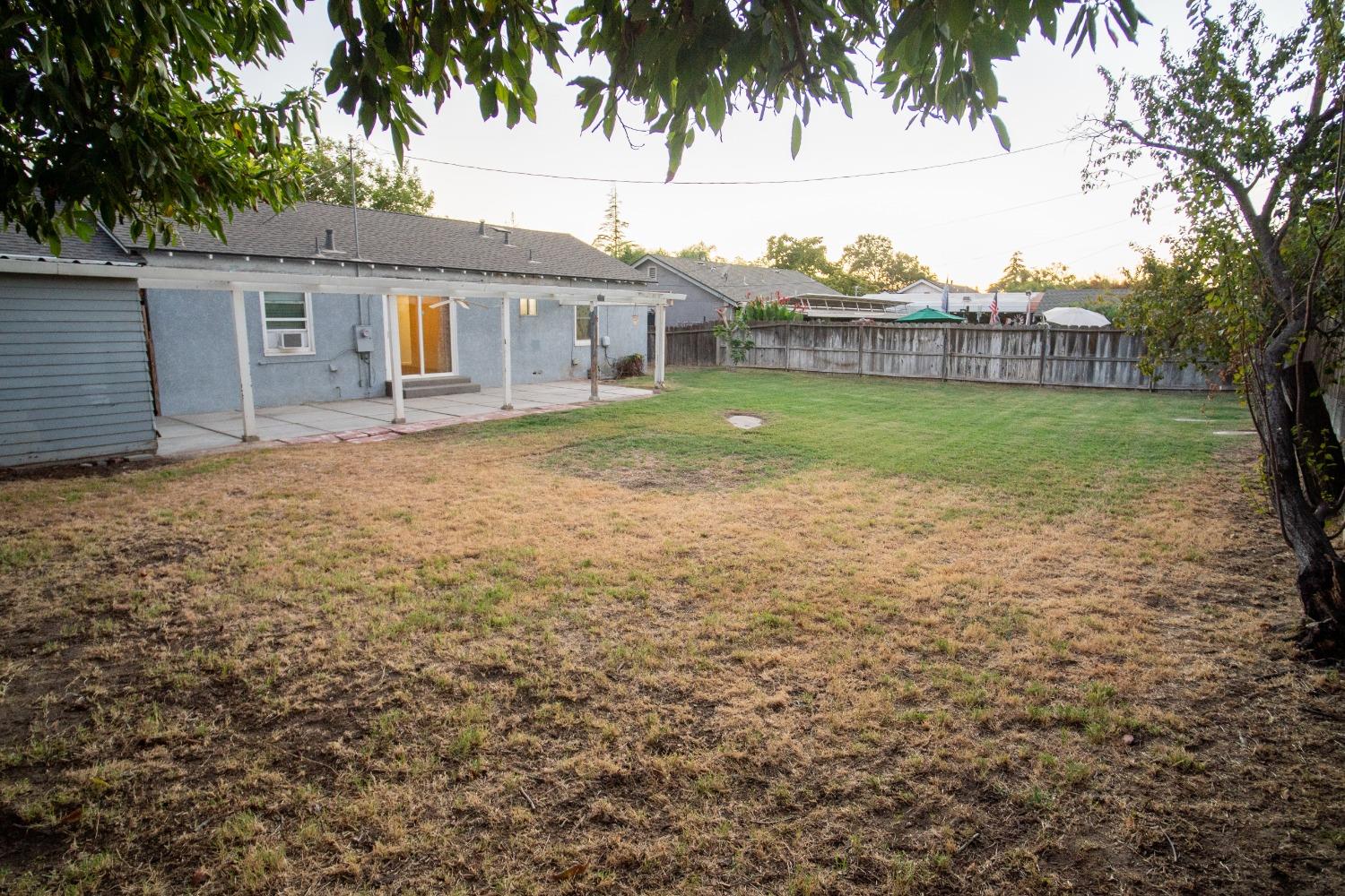 Laurel Avenue, Atwater, California image 15