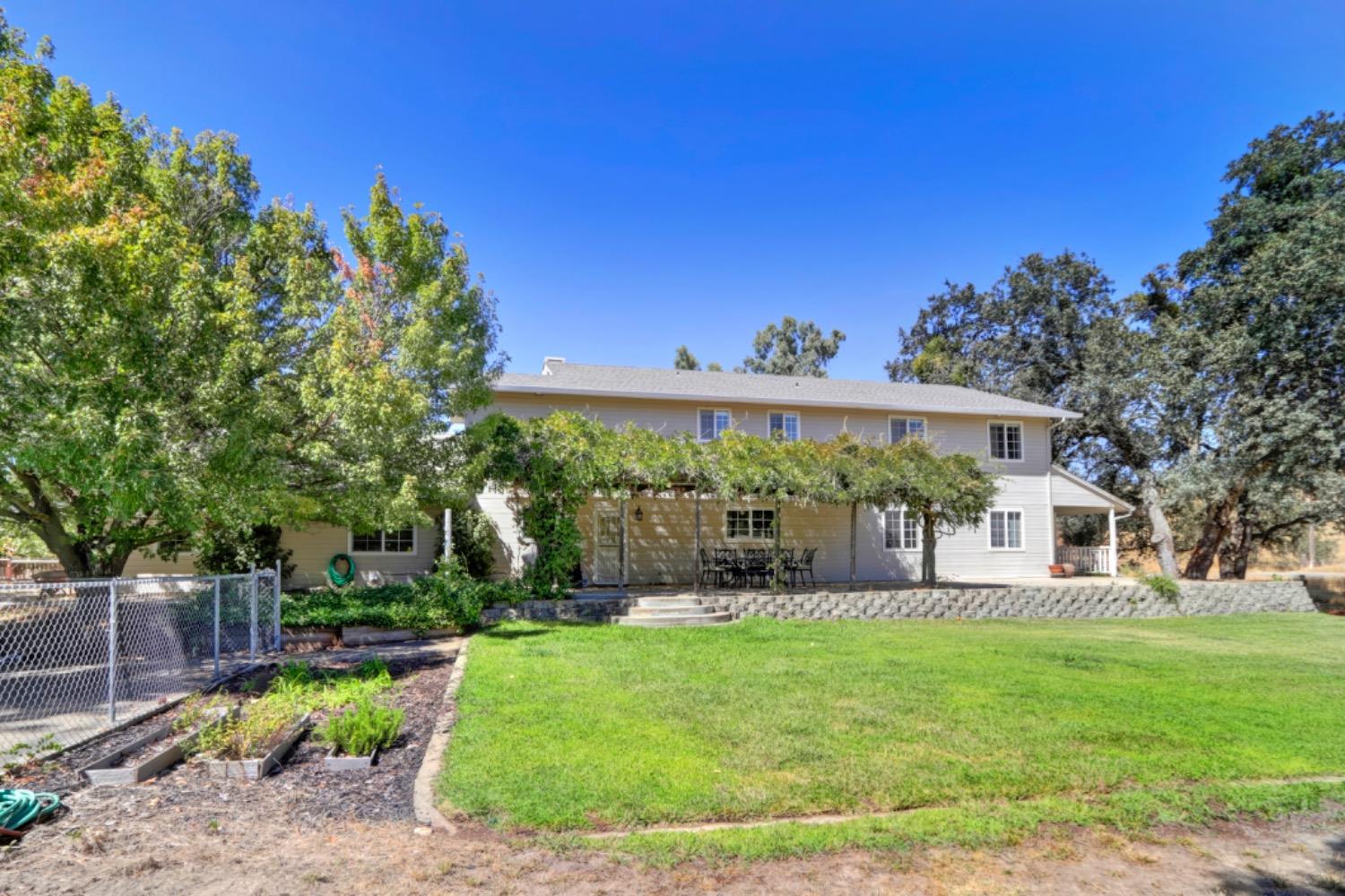 Detail Gallery Image 75 of 97 For 2873 Butler Ln, Valley Springs,  CA 95252 - 5 Beds | 3/1 Baths