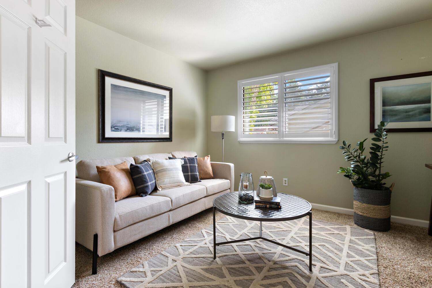 Detail Gallery Image 23 of 41 For 7455 Castano Way, Sacramento,  CA 95831 - 4 Beds | 2/1 Baths